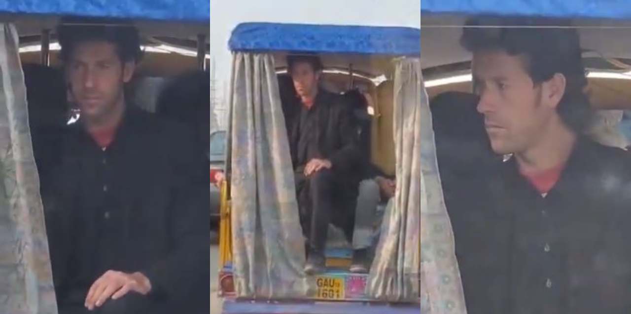 imran khan in rickshaw