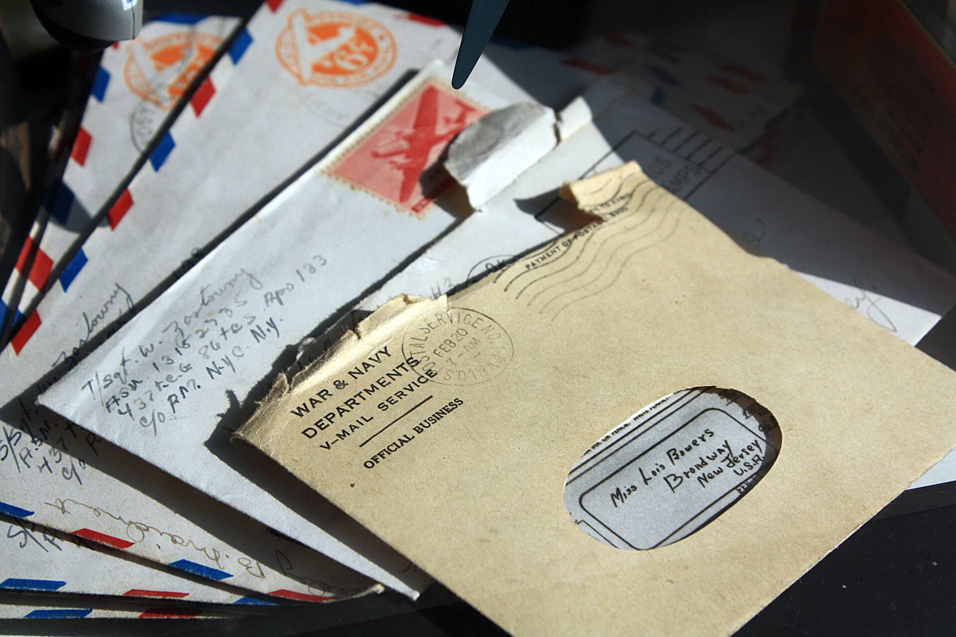 how to address a letter