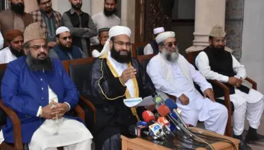 پاکستانی علماء نے کورونا ویکسین کی حمایت میں فتویٰ جاری کردیا – Parhlo Urdu