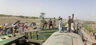 collision trains ghotki pakistan