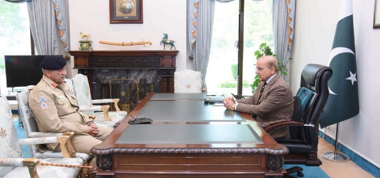 General Qamar Bajwa Meets PM Shehbaz