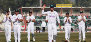 England Beat Pakistan test match