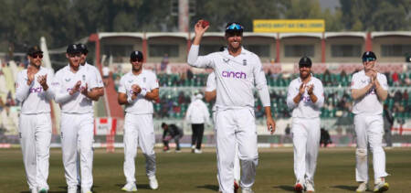 England Beat Pakistan test match