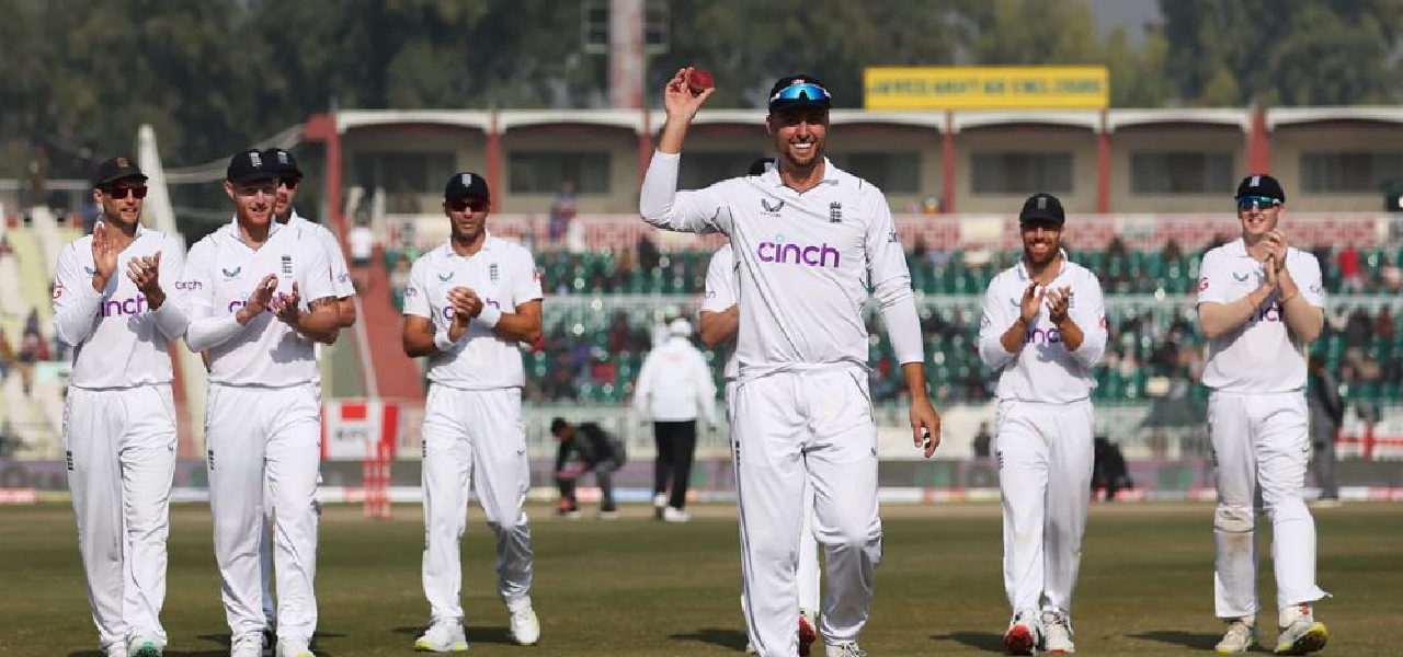 England Beat Pakistan By 74 Score To win 1st Test Match