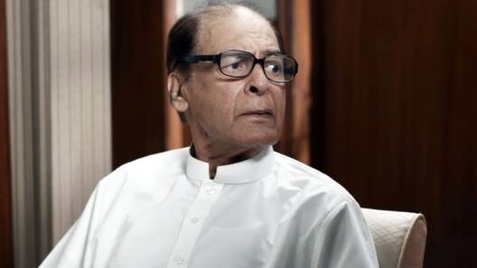 Celebrities Mourn On Qavi Khan Death News & Pray For His Soul