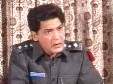 Celebrities Mourn On Qavi Khan Death News & Pray For His Soul