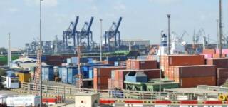 Karachi port uae