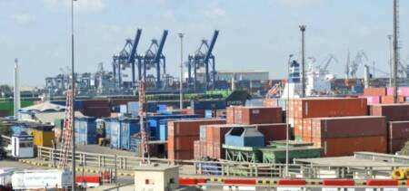 Karachi port uae