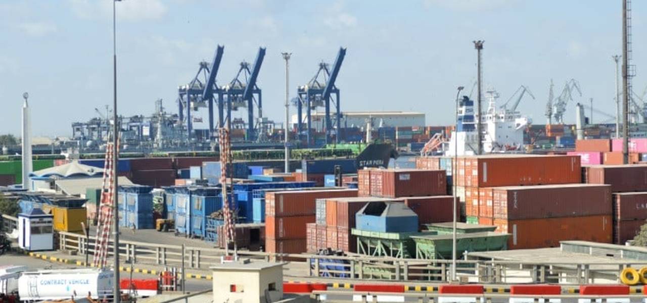 Karachi port uae