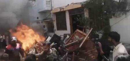 Mob Burned Churches In Faisalabad And Destroys Houses