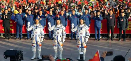 China Sends Their Youngest Ever Crew to Space