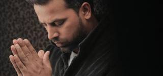 Pakistani Hindu Director Parmesh Adiwal Converts to Islam and Performs Umrah