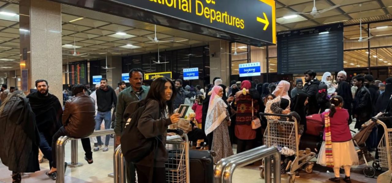 Unprecedented Brain Drain puts Pakistan's Future in jeopardy. 700,000 People moving abroad