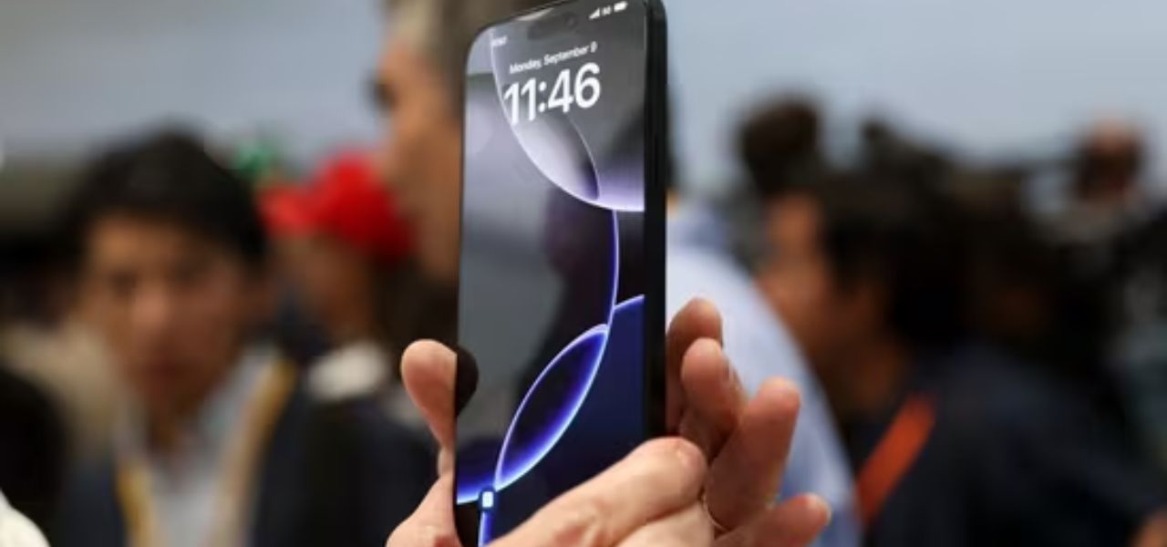 Apple's iOS 18.3 Introduces Starlink Satellite Connectivity Parhlo